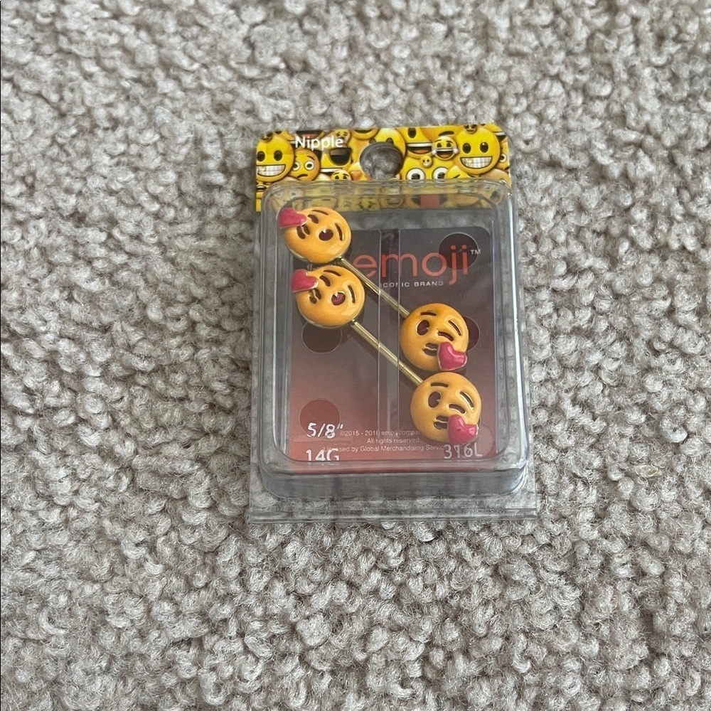 Kissie Face Emoji Nipple Rings